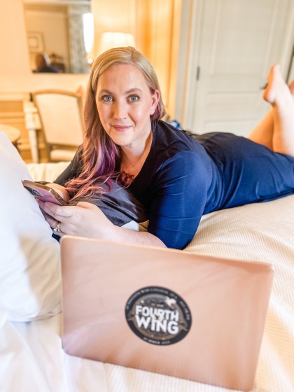 Photo of Rebecca Yarros (photo credit Katie Marie Seniors)